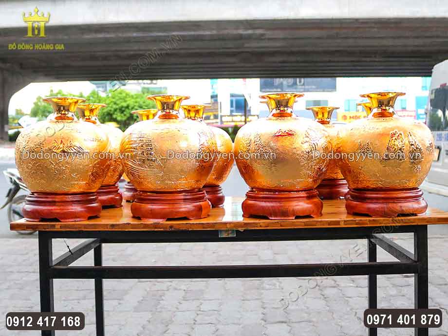 Từng họa tiết hoa văn đều được g&ograve; chạm sắc n&eacute;t, tinh tế v&agrave; tỉ mỉ